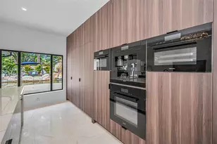 2521 Lake Ellen Dr, Tampa, FL 33618 - Photo 19