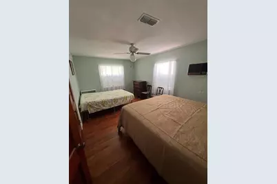 1901 53rd Street S, Gulfport, FL 33707 - Photo 9