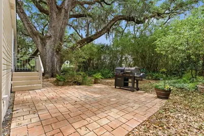 9101 Wood Terrace Drive, Tampa, FL 33637 - Photo 3