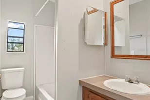 128 Pernell Johnson Dr, Seffner, FL 33584 - Photo 9