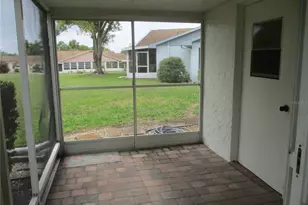 511 Finsbury Cir, Sun City Center, FL 33573 - Photo 17