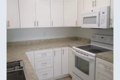 511 Finsbury Circle #B, Sun City Center, FL 33573 - Photo 7