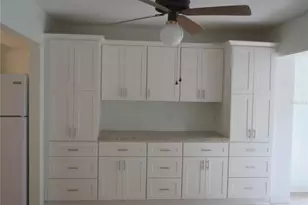 511 Finsbury Cir, Sun City Center, FL 33573 - Photo 5