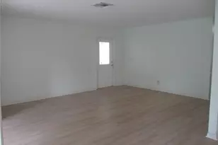 511 Finsbury Cir, Sun City Center, FL 33573 - Photo 3