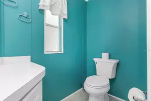 106 Thatch Palm St W, Largo, FL 33770 - Photo 29