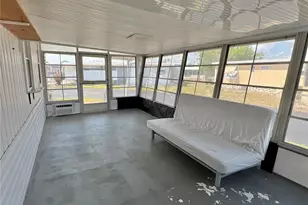 7181 Mt Hawthorne Rd NE, Saint Petersburg, FL 33702 - Photo 13