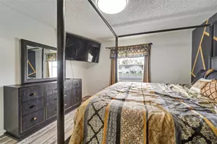 1250 Finland Dr, Spring Hill, FL 34609 - Photo 17