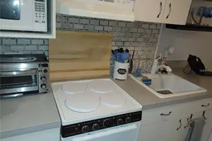 1983 Abrico Dr, Lutz, FL 33558 - Photo 7