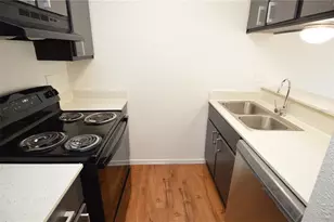 8425 Cerro Cir, Tampa, FL 33617 - Photo 13