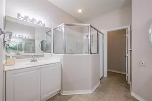 12752 Aston Creek Dr, Tampa, FL 33626 - Photo 23