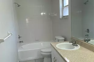 10020 N Connechusett Rd, Tampa, FL 33617 - Photo 9