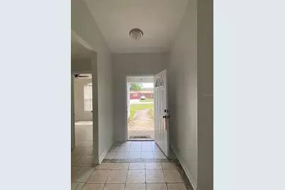 10020 N Connechusett Road, Tampa, FL 33617 - Photo 15