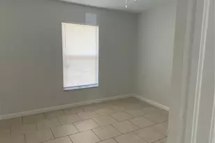 10020 N Connechusett Rd, Tampa, FL 33617 - Photo 13