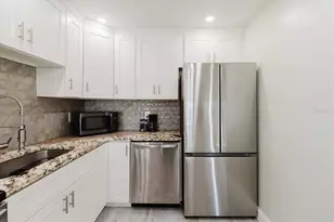 51 Island Way, Clearwater Beach, FL 33767 - Photo 15