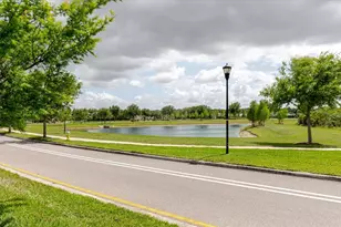 7025 King Crk Dr, Sun City Center, FL 33573 - Photo 43