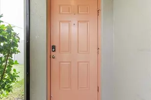 7025 King Crk Dr, Sun City Center, FL 33573 - Photo 5