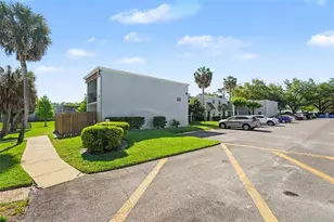 2845 Somerset Park Dr, Tampa, FL 33613 - Photo 21