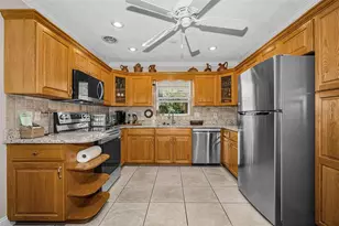 253 Park Cir S, Dunedin, FL 34698 - Photo 9
