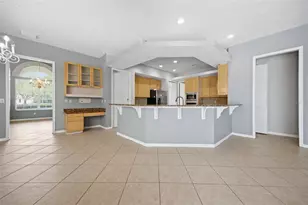 18629 Avenue Capri, Lutz, FL 33558 - Photo 5