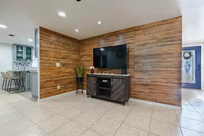 12423 Mondragon Drive, Tampa, FL 33625 - Photo 7