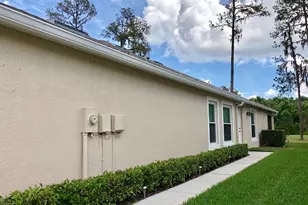 5804 Autumn Shire Dr, Zephyrhills, FL 33541 - Photo 3