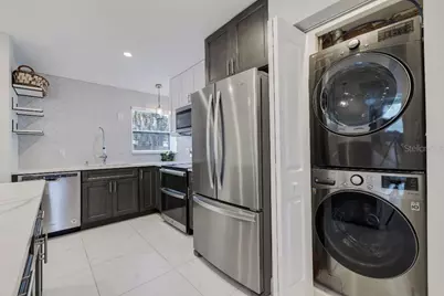 347 Ling A Mor Terrace S, Saint Petersburg, FL 33705 - Photo 15