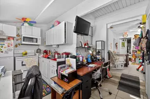 611 N Bradford Ave, Tampa, FL 33609 - Photo 17