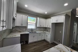 10909 N 28th St, Tampa, FL 33612 - Photo 7