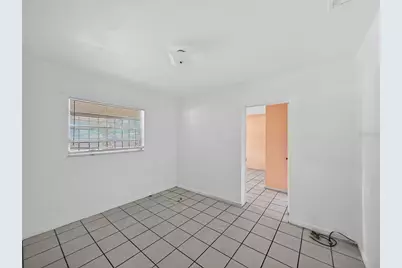 6202 N Hale Avenue, Tampa, FL 33614 - Photo 15