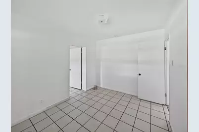6202 N Hale Avenue, Tampa, FL 33614 - Photo 17