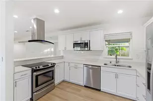 327 Sunny Ln, Belleair, FL 33756 - Photo 5