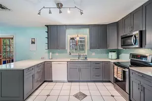 2522 E 149th Ave, Lutz, FL 33559 - Photo 9