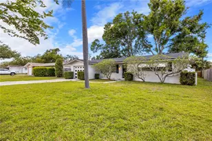 1820 Patlin Cir N, Largo, FL 33770 - Photo 39