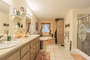 37349 Gill Ave, Zephyrhills, FL 33541 - Photo 53