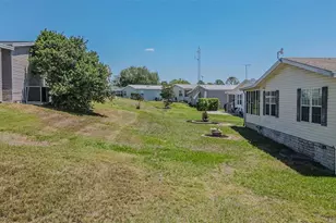 37627 Lorena Ave, Zephyrhills, FL 33541 - Photo 35