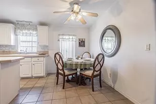37627 Lorena Ave, Zephyrhills, FL 33541 - Photo 17