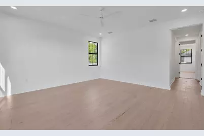 3608 W Wallace Avenue, Tampa, FL 33611 - Photo 31