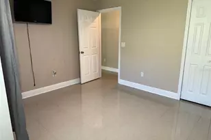 6609 Myrna Dr, Tampa, FL 33619 - Photo 9