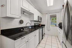 1130 Sweeney Dr, Ruskin, FL 33570 - Photo 9