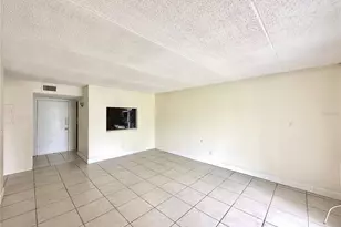 2830 Somerset Park Dr, Tampa, FL 33613 - Photo 5