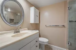 225 Country Club Dr, Largo, FL 33771 - Photo 21