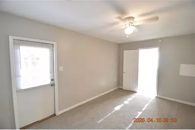 10922 N Hyacinth Avenue, Tampa, FL 33612 - Photo 11