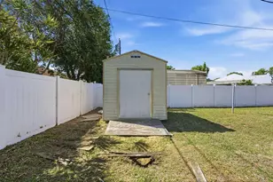 636 Tessier Ct, Tarpon Springs, FL 34689 - Photo 37