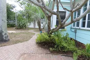 408 27th St W, Bradenton, FL 34205 - Photo 5