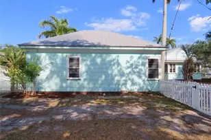 408 27th St W, Bradenton, FL 34205 - Photo 15