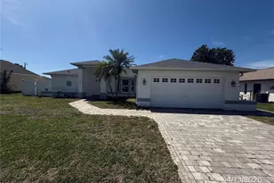 202 SE 19th St, Cape Coral, FL 33990 - Photo 1
