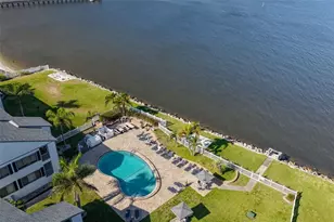 812 Bahia Del Sol Dr, Ruskin, FL 33570 - Photo 29