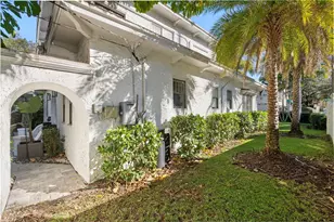 2943 W Bayshore Ct, Tampa, FL 33611 - Photo 53