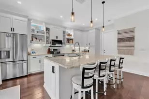 520 65th St N, Saint Petersburg, FL 33710 - Photo 9