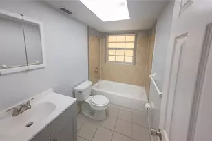 3320 Las Brisas Dr, Riverview, FL 33578 - Photo 9